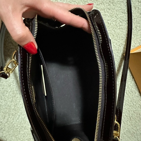 Louis Vuitton Amarante Monogram Vernis Brea PM - Picture 4 of 7